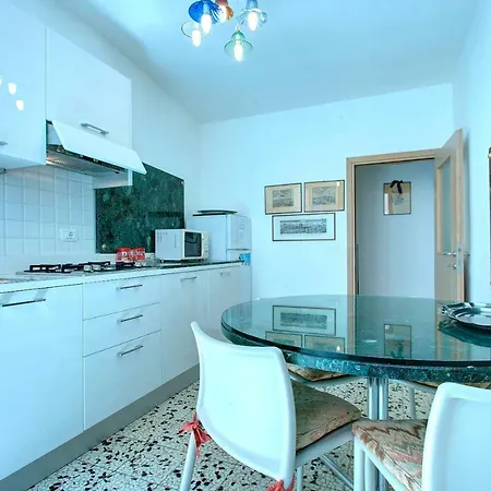 Winona Apartment *